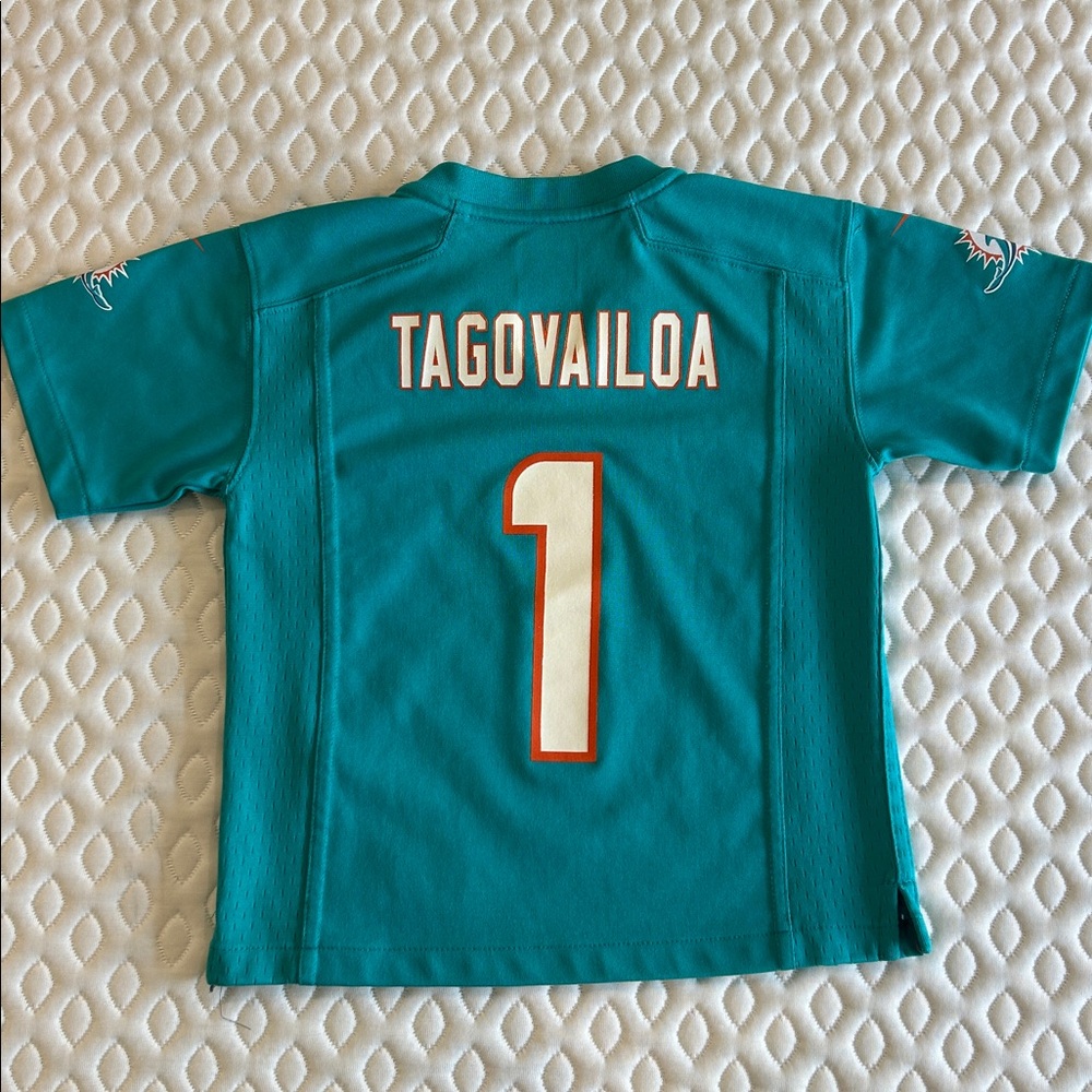 ✨ Let them cheer on Tua in true Dolphins style!
